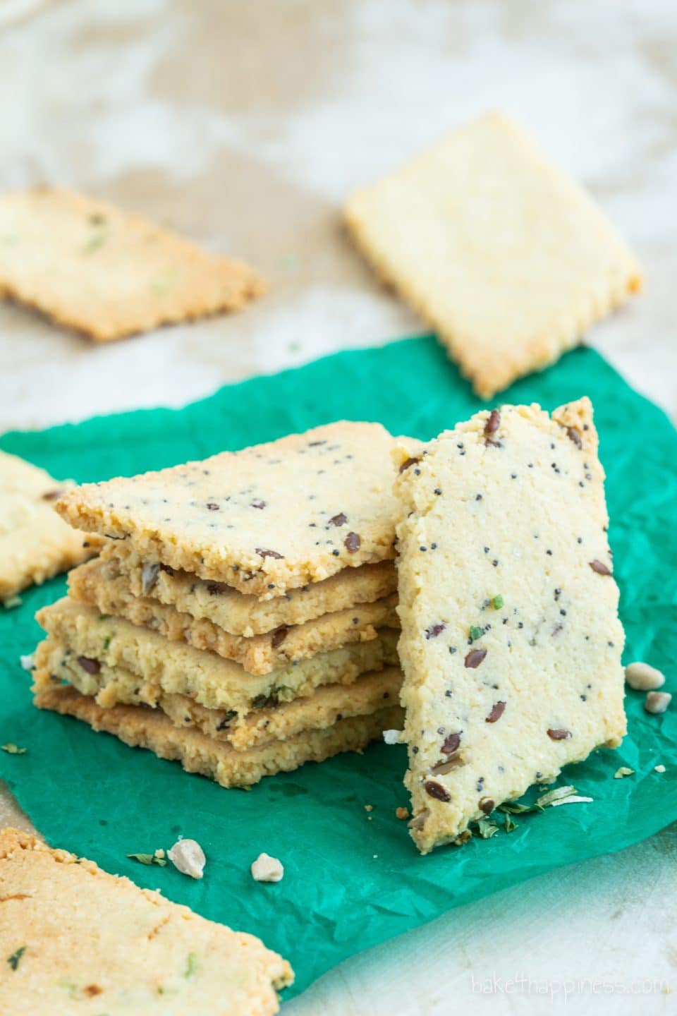 Keto Low Carb Crackers - Quick and Easy | Baking for Happiness