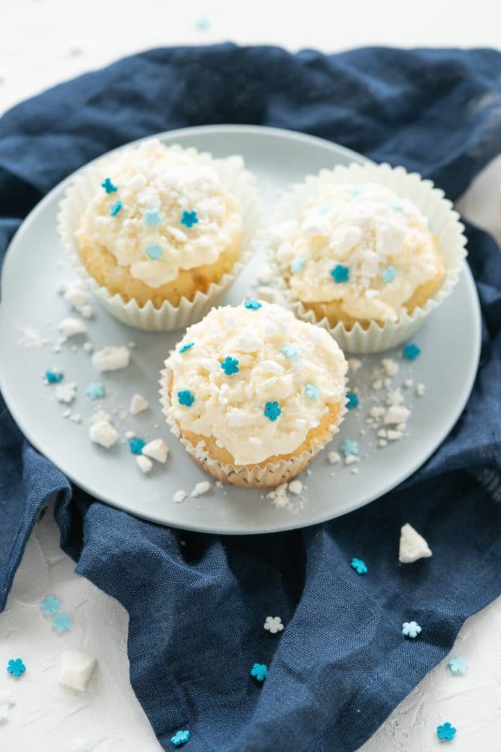 Snowflake Cake - Amanda's Cookin' - Cake & Cupcakes