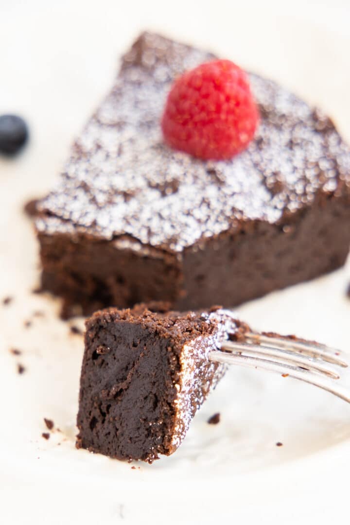 Great 3-Ingredient Chocolate Cake | Baking for Happiness