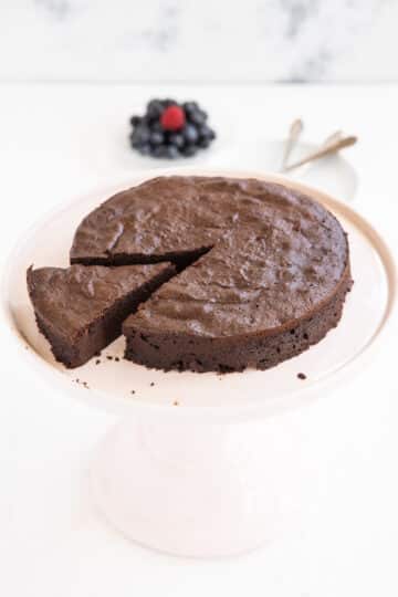 Great 3-Ingredient Chocolate Cake