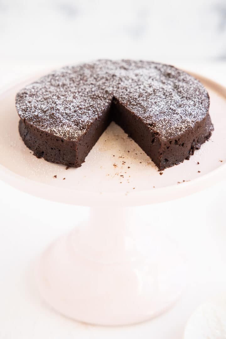 Great 3-Ingredient Chocolate Cake