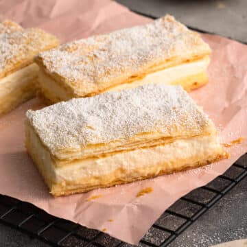 cream-slices-with-puff-pastry-and-vanilla-cream