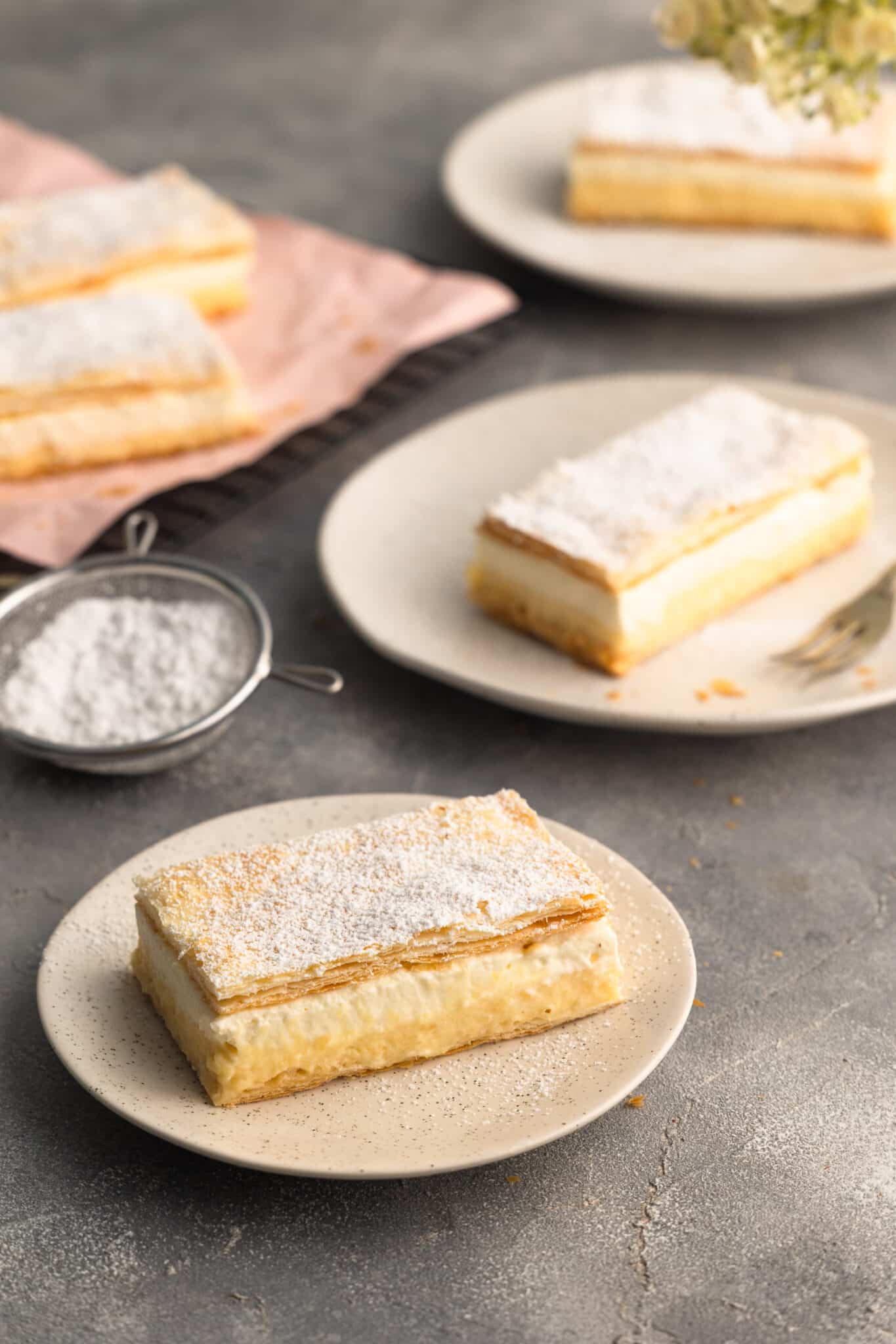 cream-slices-with-puff-pastry